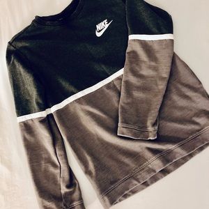 Boys size L NIKE sweatshirt